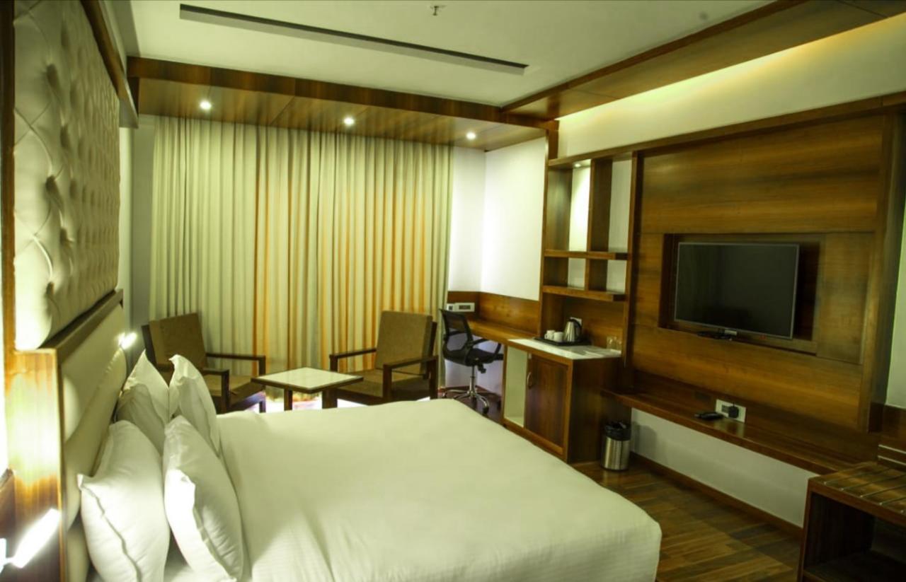Preethi International 3*